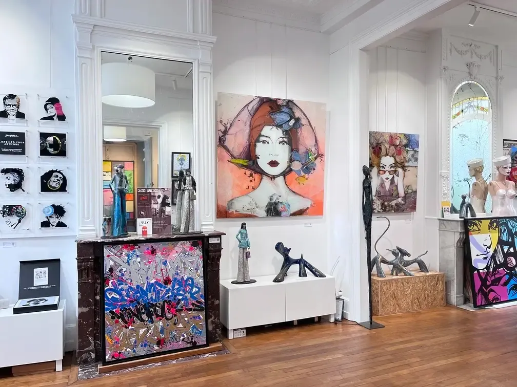 Intérieur de la Galerie Blix à Lille · 9 Rue Bartholomé Masurel
